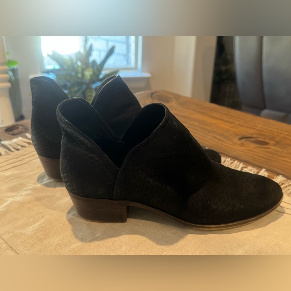 Lucky Brand Textured Black Ankle Boots